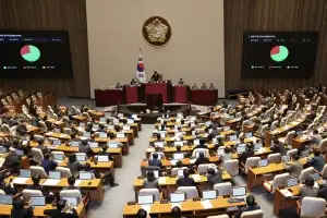 ‘대법관 14→26명’ 與주도 국회 통과…‘사법개혁 3법’ 마무리