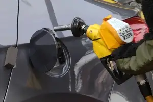 호르무즈 해협 봉쇄에 중동 물류 마비되나…정유·해운업계 비상