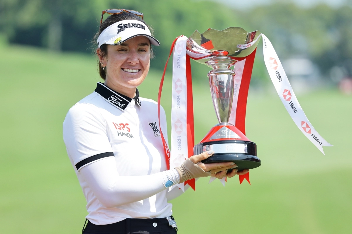 우승 트로피를 든 해나 그린.