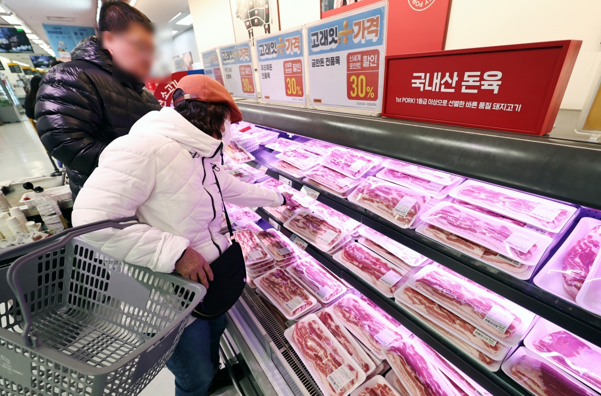 ‘삼겹살·목살 등 국내산 한돈 최대 50% 싸진다‘