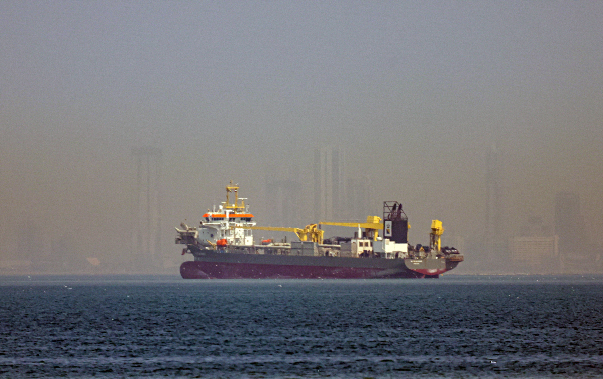 1일 아랍에미리트 두바이 연안에서 한 선박이 정박해 있다. 두바이 epa 연합뉴스