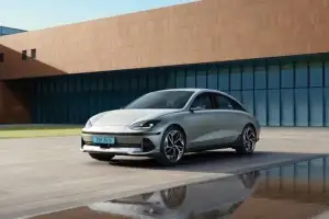 피 튀기는 전기차 시장…현대차도 아이오닉·코나 100만원 할인 승부수