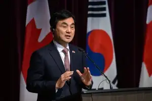 안규백 국방장관, 美 국방부 정책차관 통화…“중동 상황인식 공유”