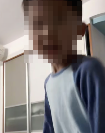 중국의 한 6세 소년이 명절마다 반복되는 친척들의 잔소리에서 고모를 지켜낸 사연이 전해지며 화제가 되고 있다. 더우인