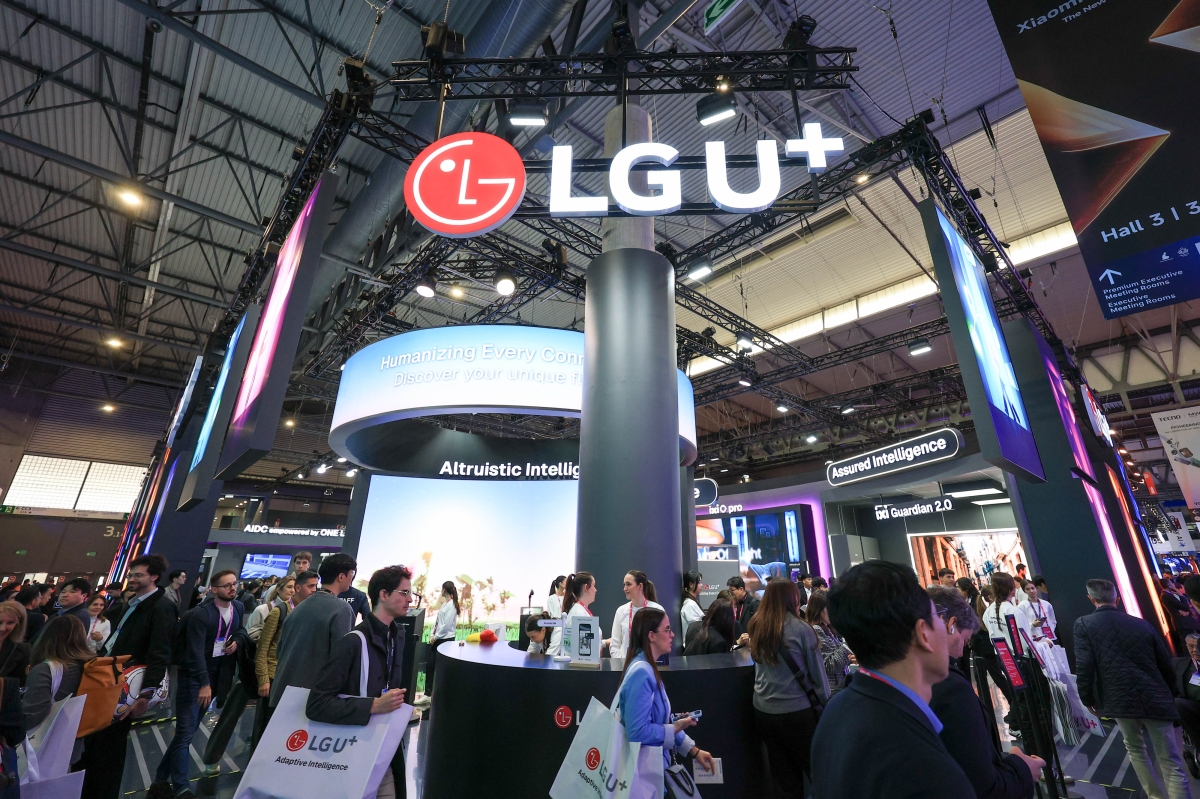 붐비는 MWC 2026 LG유플러스 부스