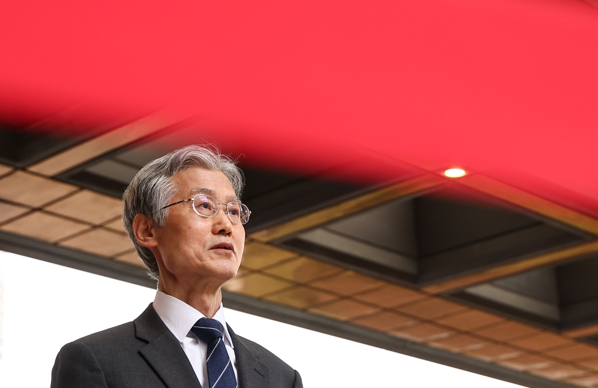 조희대 대법원장, 취재진 질문에 답변