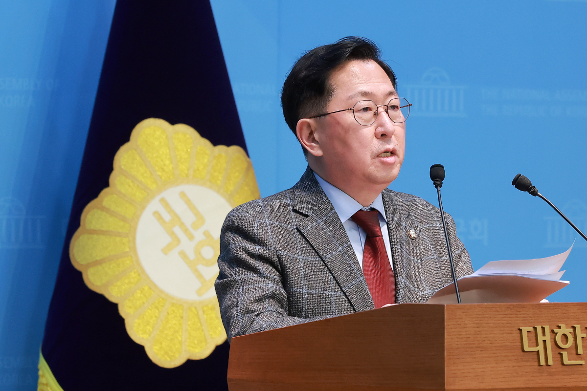 국민의힘 유용원 의원이 3일 국회 소통관에서 러시아-우크라이나 전쟁과 관련해 우크라이나를 방문한 결과를 발표하고 있다. 연합뉴스