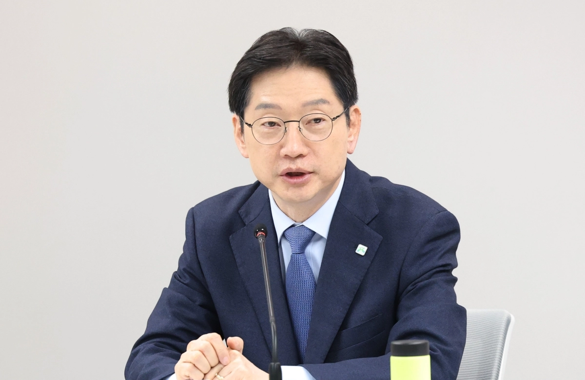 김경수 지방시대위원장이 3일 광화문 한 빌딩에서 열린 ‘지방시대위원회 민간위원 및 전문위 합동 워크숍’에서 인사말을 하고 있다. 연합뉴스