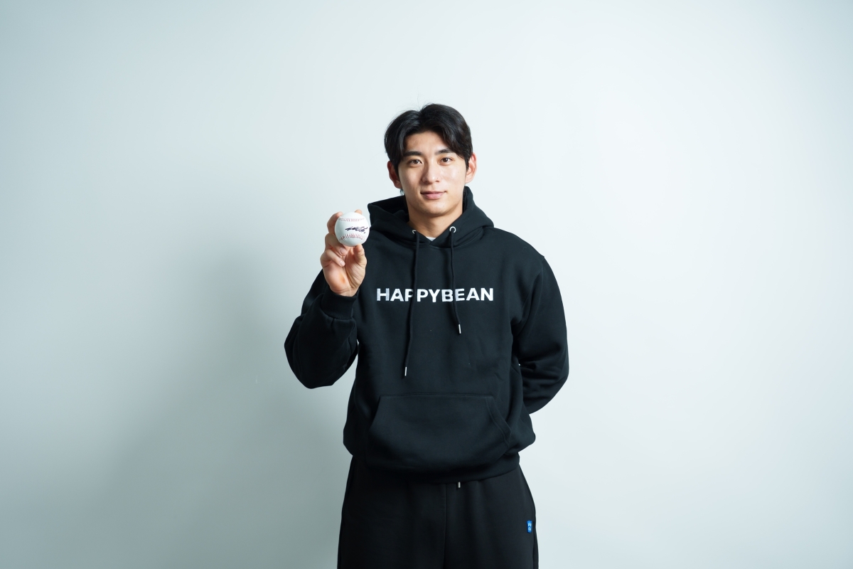 푸르메재단과 함께 네이버 해피빈 우리저금통 캠페인 나선 이정후 선수. 푸르메재단 제공