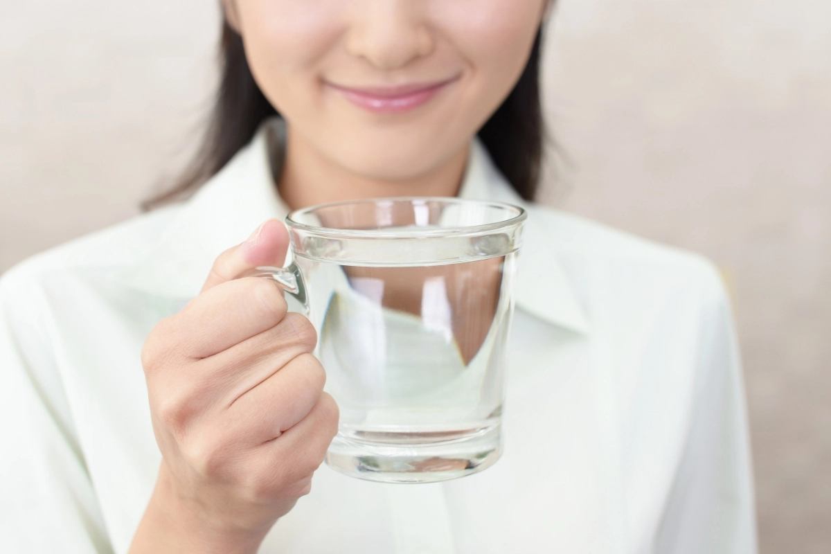 마시는 물의 종류에 따라 파킨슨병 발병 위험이 달라질 수 있다는 연구 결과가 나왔다. 123rf