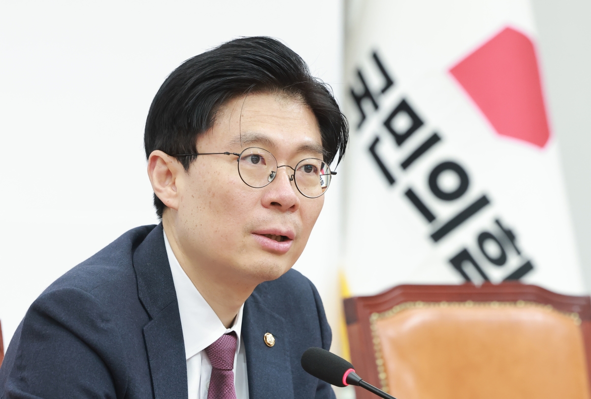 국민의힘 인재영입위원장인 조정훈 의원이 4일 국회에서 영입인재를 발표하고 있다. 연합뉴스