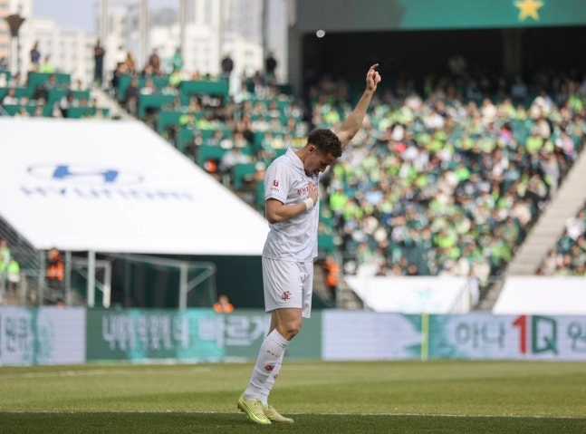 K리그1 2026 1라운드 MVP에 선정된 부천FC 공격수 갈레고. 한국프로축구연맹 제공