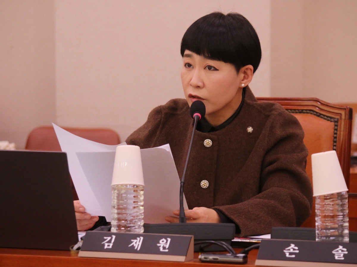 김재원 조국혁신당 의원이 4일 국회 문화체육관광위원회 전체회의에서 인공지능(AI) 출판물에 대한 제도 정비를 촉구하고 있다. 김재원 의원실 제공