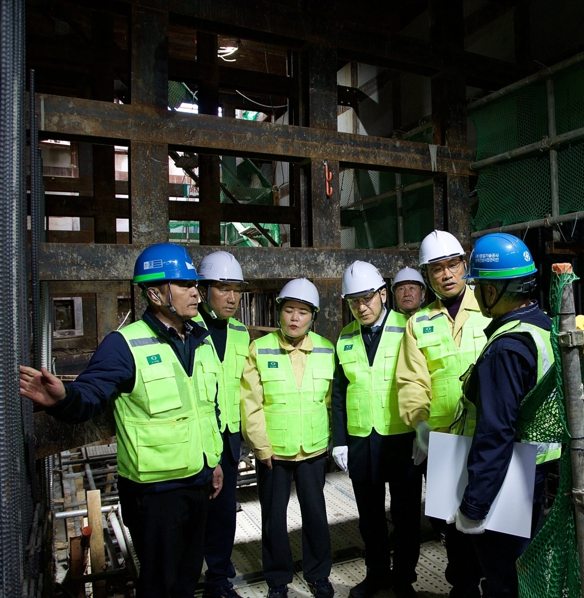 지난 3일 지하철 4호선 수유역 5번 출구 승강편의시설(에스컬레이터) 설치 공사 현장을 방문한 이상훈 의원