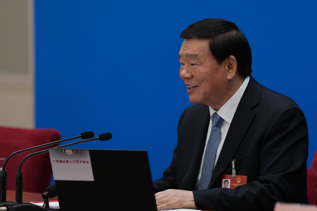 4일 중국 베이징 인민대회당에서 전국인민대표대회 개막 전날 열린 기자회견에서 러우친젠 대변인이 발언하고 있다. 베이징 AP 연합뉴스
