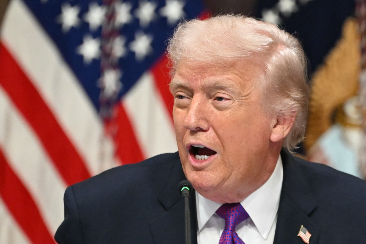 도널드 트럼프 미국 대통령이 4일(현지시간) 워싱턴DC 백악관 아이젠하워 행정동 인디언트리티룸에서 열린 ‘요금 납부자 보호 서약’ 관련 원탁회의에서 연설하고 있다. 2026.3.4 AFP 연합뉴스