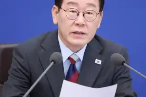 李대통령 “주식·환율 시세 교란 차단… 휘발유 가격 폭등, 제재 방안 논의”