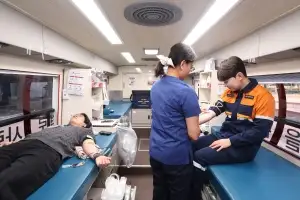 포스코 포항제철소 임직원, 헌혈 캠페인 동참…“혈액 수급 도움”