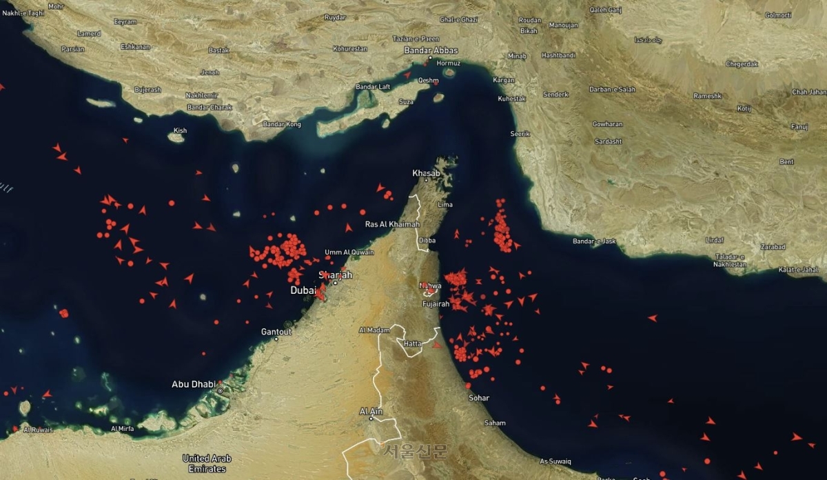 5일 오후 3시 30분 기준 선박 추적프로그램 ‘마린 트래픽’로 바라본 호르무즈 해협. 2026.3.5 마린 트래픽 캡처