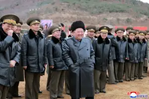 [포토] 김정은, ‘저격수의 날’ 맞아 사격 경기 관람