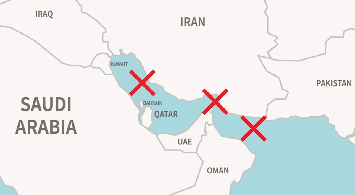 미군의 중동 작전을 총괄하는 미 중부사령부(CENTCOM) 브래드 쿠퍼 사령관은 3일(현지시간) 엑스(X·옛 트위터)에 올린 영상 메시지에서 “우리는 이란 해군 전체를 침몰시키고 있다”며 “가장 가동이 잘되는 잠수함도 측면이 파괴되는 등 지금까지 이란 선박 17척을 파괴했다”고 말했다. 쿠퍼 사령관은 또 “수십 년간 이란 정권은 국제 해운을 괴롭혀왔다. 오늘, 아라비아만, 호르무즈 해협, 오만만 일대에는 항해 중인 이란 선박이 단 한 척도 없다”며 미군이 해상 통제권을 사실상 장악했다고 주장했다. 2026.3.3 미 중부사령부