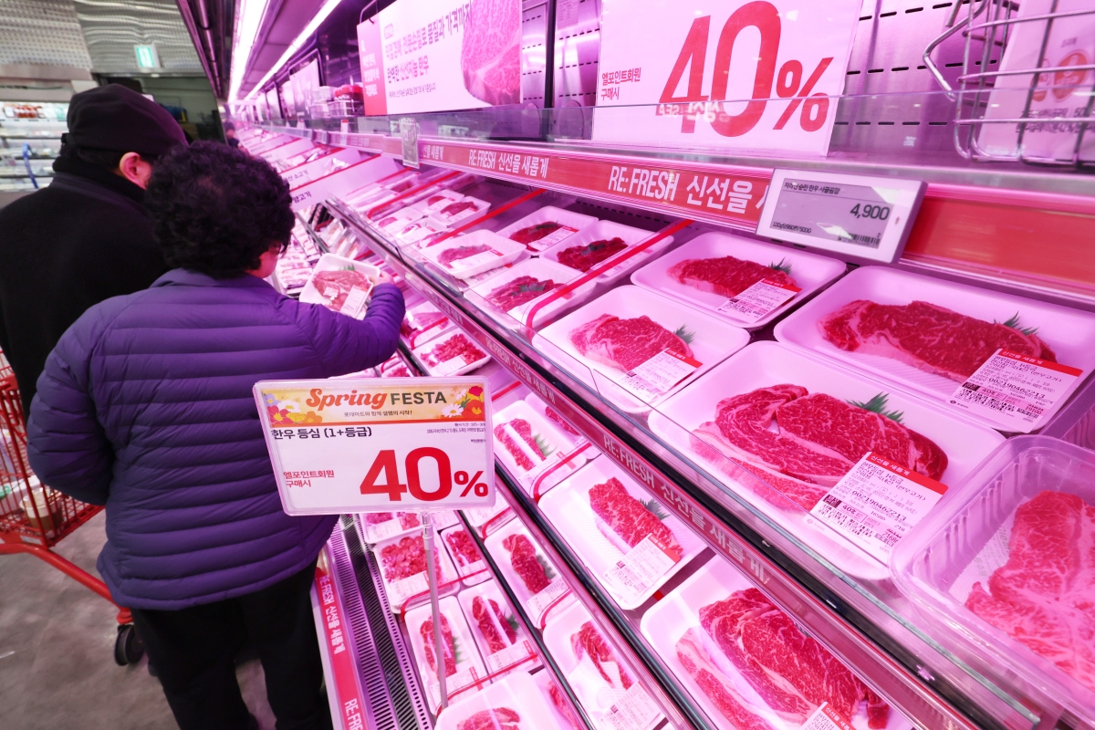 소고기 가격 1년 전보다 10% 넘게 올랐다