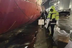 부산 감천항 러시아 선박서 기름 70ℓ 유출…해경 방제 작업