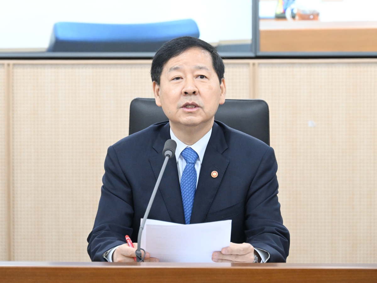 구윤철 부총리, 재정경제부 확대간부회의 주재     (서울=연합뉴스) 구윤철 부총리 겸 재정경제부 장관이 6일 정부세종청사에서 열린 재정경제부 확대간부회의를 주재하고 있다. 2026.3.6 [재정경제부 제공. 재판매 및 DB 금지]