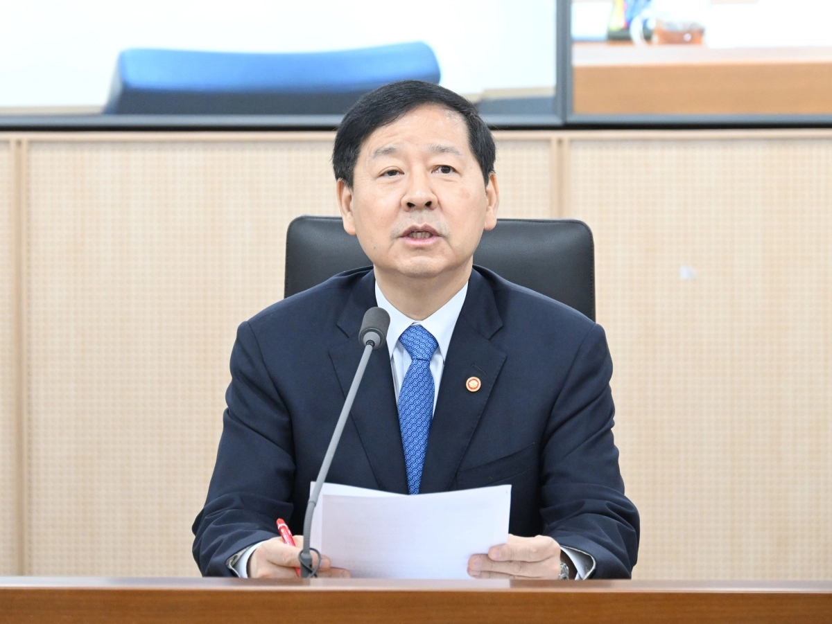 구윤철 부총리, 재정경제부 확대간부회의 주재     (서울=연합뉴스) 구윤철 부총리 겸 재정경제부 장관이 6일 정부세종청사에서 열린 재정경제부 확대간부회의를 주재하고 있다. 2026.3.6 [재정경제부 제공. 재판매 및 DB 금지]