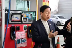 주유소 찾은 구윤철 “위기 상황 틈타 가격 올리는 파렴치한 용납 불가”