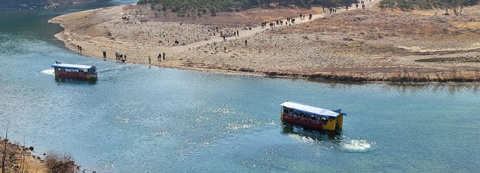 조선 6대 임금 단종을 다룬 영화 ‘왕과 사는 남자’(왕사남)의 누적 관객 수가 1000만 명을 넘어선 가운데, 3월 첫 토요일인 7일 오후 단종 유배지였던 강원 영월군 청령포에 여행객들이 몰려들고 있다. 청령포는 천연기념물 제349호 ‘관음송’을 비롯해 소나무 숲과 자연 경관이 어우러진 영월 대표 관광지 중 한 곳이다. 2026.3.7<br>뉴스1