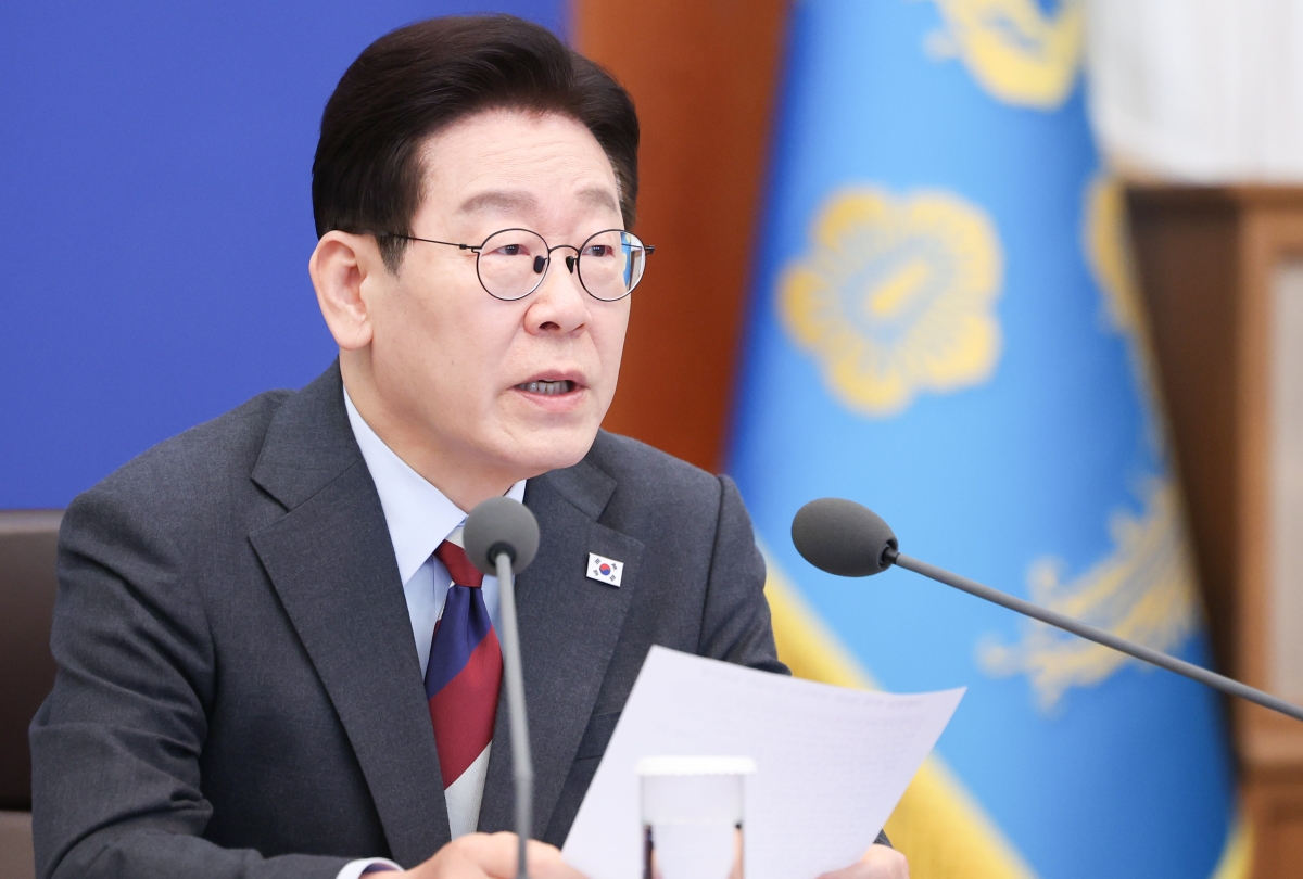 이재명 대통령이 5일 청와대에서 중동 상황 대응책 논의를 위한 국무회의를 주재하고 있다. 연합뉴스