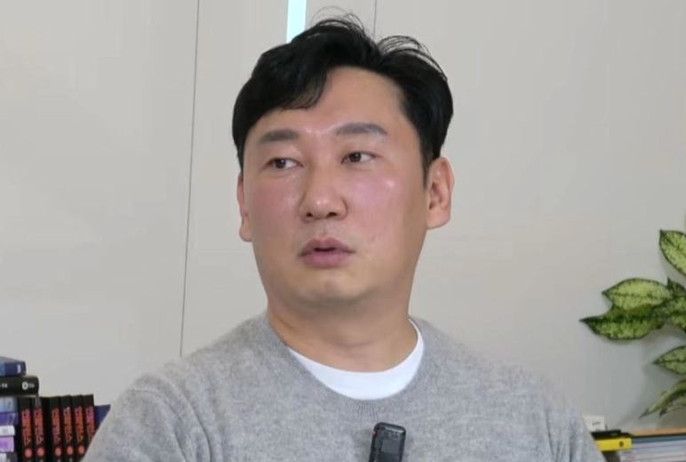 개그맨 이승윤이 MBN ‘나는 자연인이다’ 촬영 도중 말벌에 쏘인 경험을 털어놨다. 유튜브 채널 ‘조동아리’ 캡처