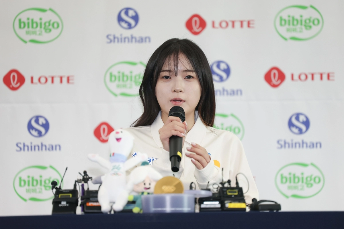 미디어데이에서 발언하는 최가온