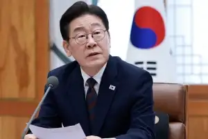 李대통령, ‘유류세 인하·소비자 직접 지원’ 검토 지시