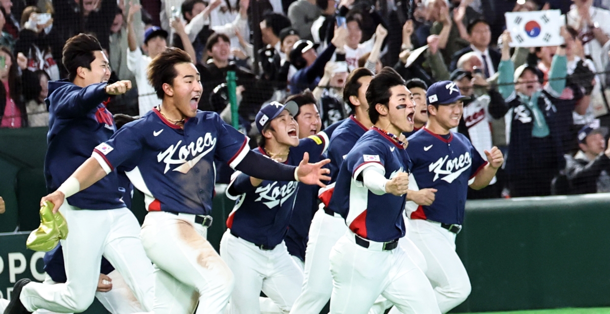 9일 일본 도쿄돔에서 열린 2026 월드베이스볼클래식(WBC) C조 조별리그 최종전 대한민국과 호주의 경기. 호주를 꺾고 8강 진출을 확정한 한국 대표팀이 기뻐하고 있다. 2026.3.9. 연합뉴스