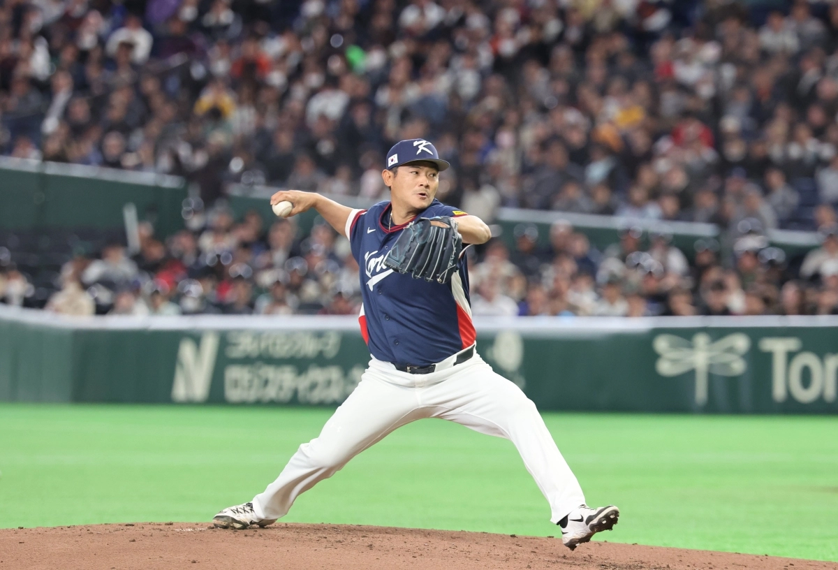 노경은이 9일 일본 도쿄 돔에서 열린 2026 월드베이스볼클래식(WBC) C조 호주와의 경기에서 2회말 갑작스럽게 등판해 역투하고 있다. 2026.3.9 도쿄 연합뉴스