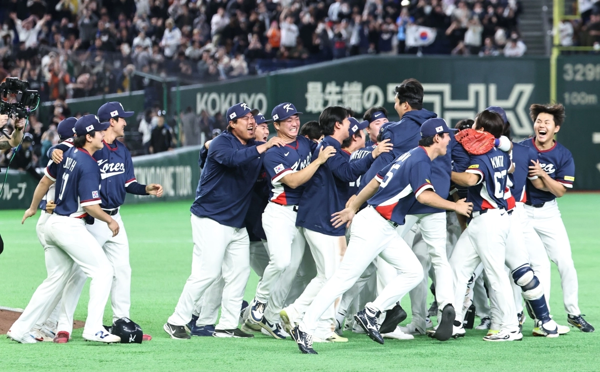 대한민국 야구 국가대표 선수들이 9일 일본 도쿄 돔에서 열린 2026 월드베이스볼클래식(WBC) C조 조별리그 호주전을 승리한 뒤 기뻐하고 있다. 2026.3.9 도쿄 연합뉴스