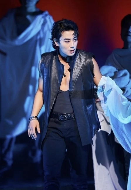 뮤지컬 ‘지저스 크라이스트 슈퍼스타’에서 ‘유다’ 역을 맡아 연기 중인 배우 한지상. 자료 : 블루스테이지