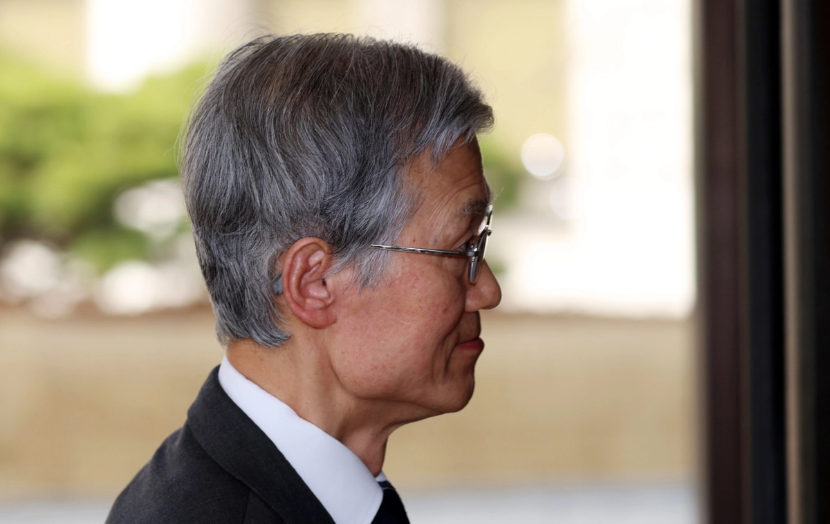 조희대 대법원장이 10일 오전 서울 서초구 대법원으로 출근하고 있다.  뉴스1