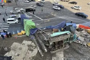 대구 만촌역 공사장 중장비 전도 사고…원·하청 관계자 3명 입건