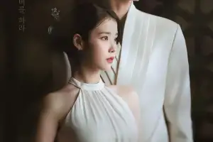 아이유♥변우석, 부부케미 물씬…‘21세기 대군부인’ 커플샷