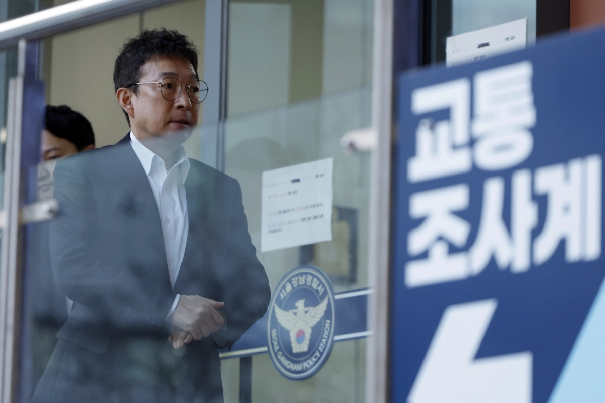 경찰 조사 마친 배우 이재룡