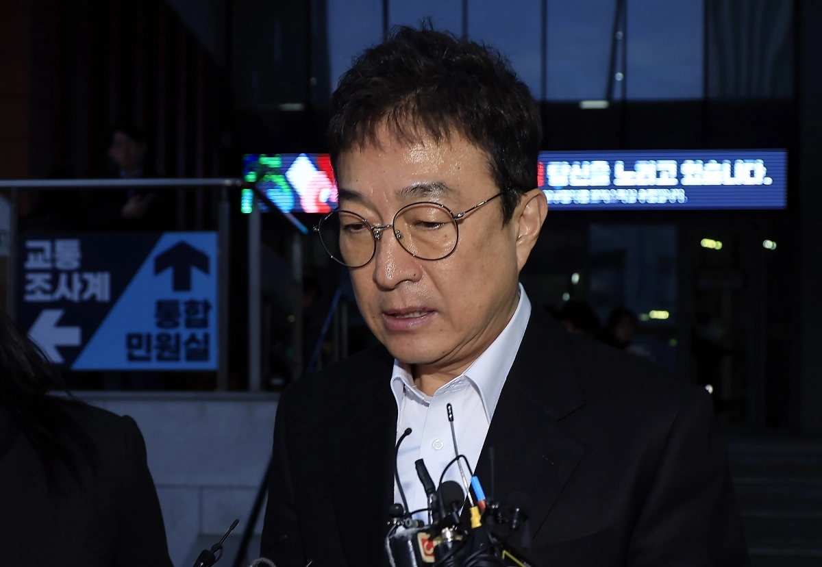 ‘음주운전’ 이재룡, 경찰 피의자 조사 받고 귀가