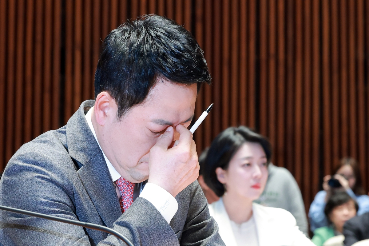 의원총회 참석한 국민의힘 장동혁 대표-배현진 의원