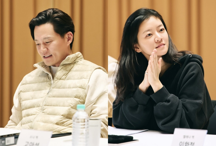 러시아 대문호 안톤 체호프의 대표 희곡 ‘바냐 아저씨’를 다른 색채로 그려낸 두 작품이 오는 5월 관객과 만난다. 원작의 현대적 풀이에 집중한 LG아트센터의 ‘바냐 삼촌’에는 이서진(왼쪽)과 고아성(오른쪽)이 무대에 오른다. LG아트센터 제공