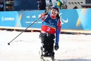 ‘열아홉 철녀’ 김윤지…  이번엔 은빛 새 역사