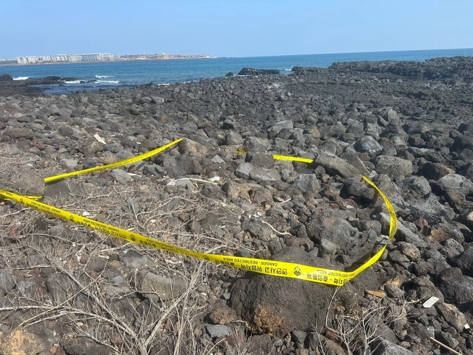 차포장지 마약류가 발견된 서귀포시 온평리 해안가 갯바위 일대. 제주지방해양경찰청 제공