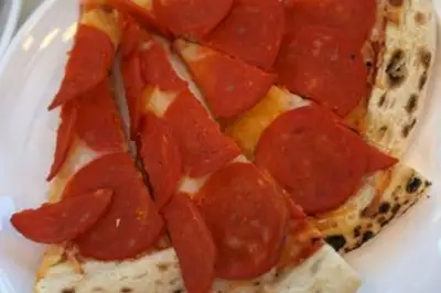 임대료 90% 깎아줬는데 피자가 3만 6000원? 시장님도 ‘절레절레’