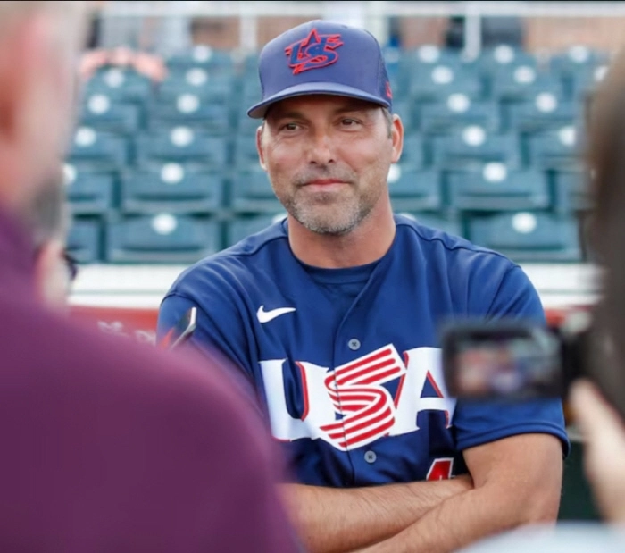 마크 데로사 미국 야구대표팀 감독